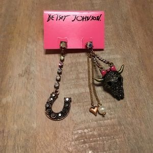 Betsey Johnson Lucky Horsehoe Earings